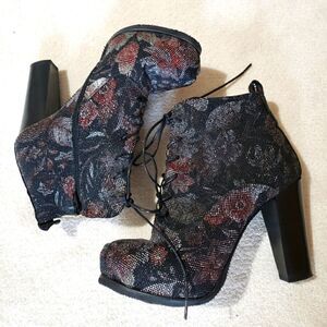 Prophecy Size US 7.5 EU 38 Floral Pattern Lace Up Side Zipper Ankle Boots Bootie